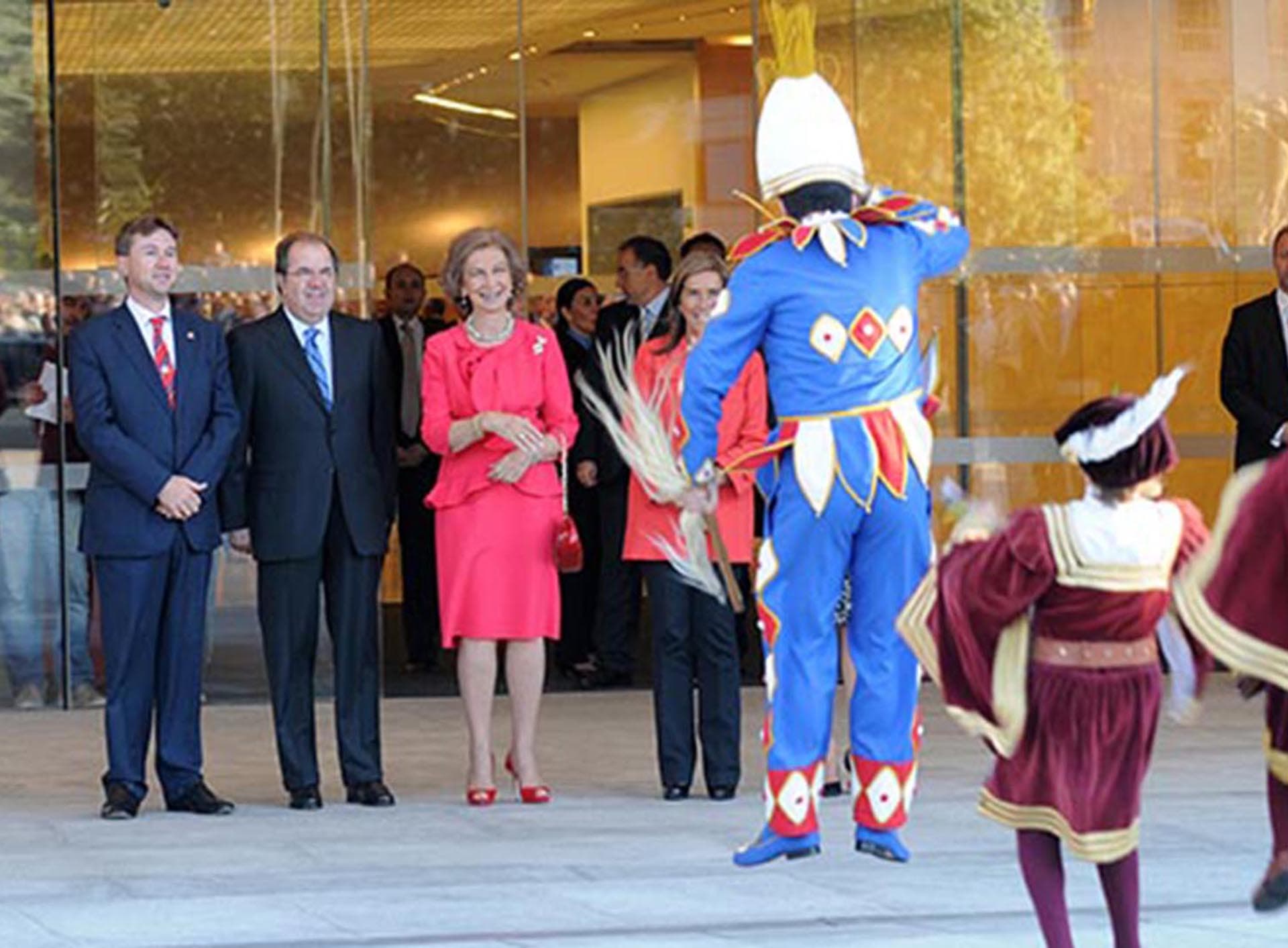 Su Majestad la Reina Doña Sofía inaugura el MEH